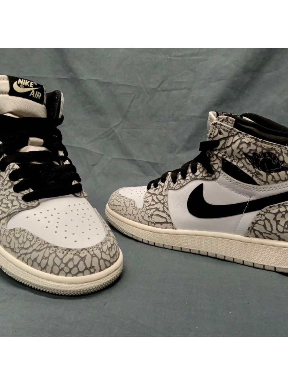Nike Air Jordan 1 Retro High OG (GS) Sneakers Elephant Boys Size 4.5 NEW NO BOX!